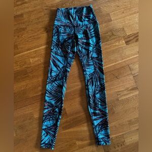 Limited edition tropical Lululemon highrise leggings size 4